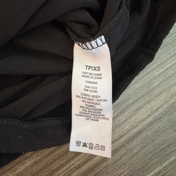 Dynamite Clothing Womens Fall Shoulder Pad Crewneck Long Sleeve Black Top XS - Picture 6 of 8